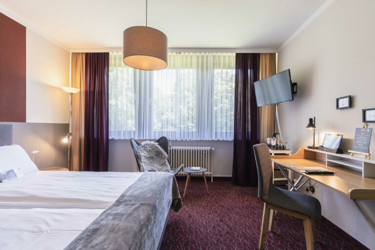Flair Hotel Zur Eiche Doppelzimmer Bett